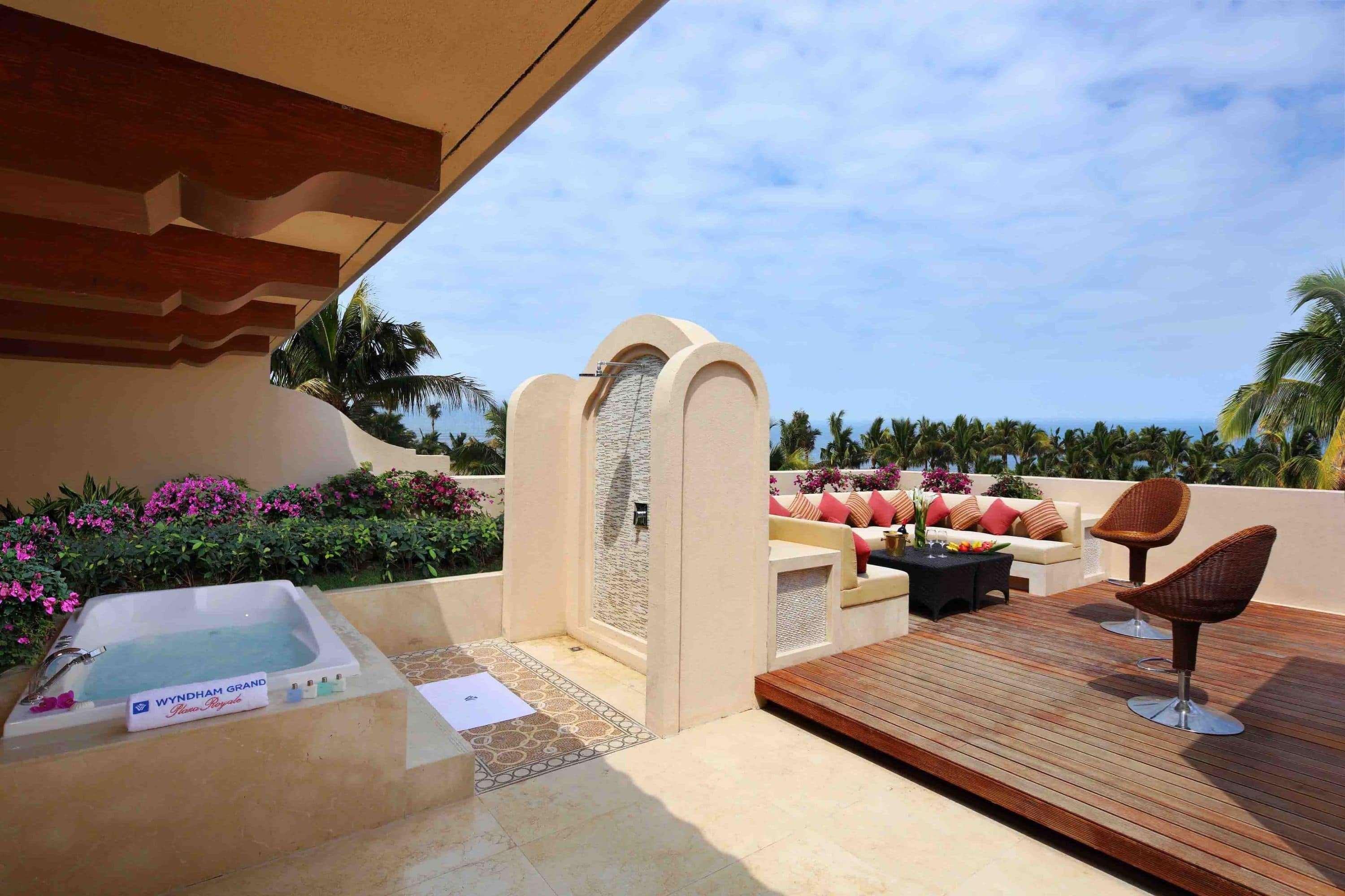 Wyndham Grand Plaza Royale Hainan Longmu Bay Ledong Exteriör bild